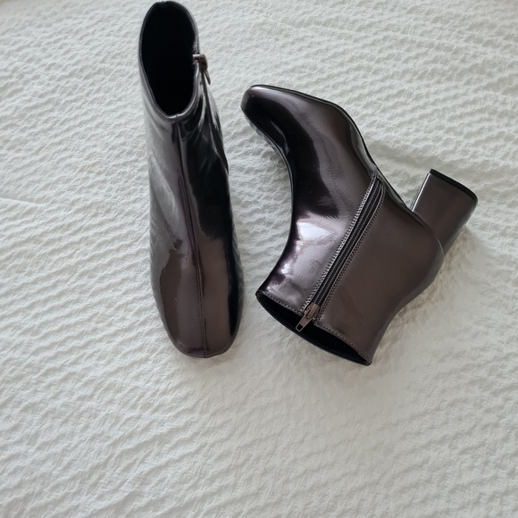 TINSTREE Women Mid Heel Booties Ankle Metalic Gray Sz 8 - Picture 8 of 16